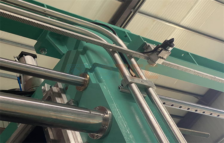 EPS Shape Molding Machine with Energy Efficient - EPSTEC China EPS machine